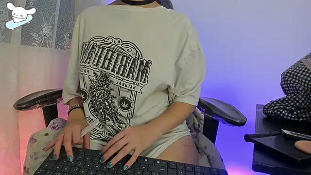 AlexaFoxy18 online show from 10/16/25, 07:31