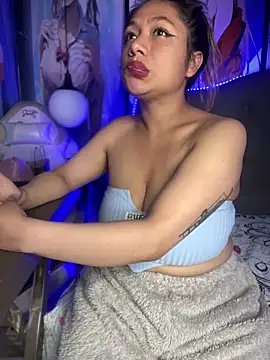 Im Little online show from 12/06/24, 03:41