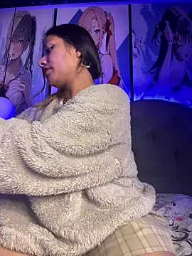 Im Little online show from 12/10/24, 03:09