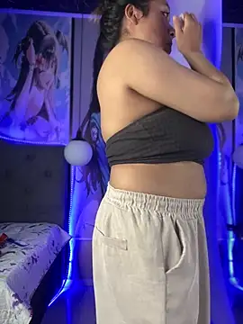 Im Little online show from 01/31/25, 03:20