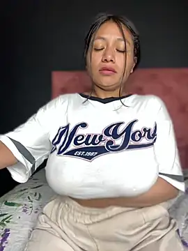 Im Little online show from 02/26/25, 09:42