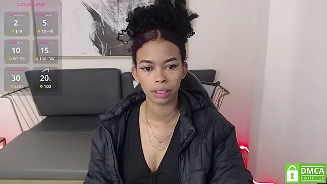 Snapshot of Shenna_brunette_ chatting on 01/09/25, 01:13 Shenna brunette online show from 01/09/25, 01:13