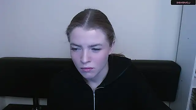 Snapshot of MissOliviaa_ chatting on 01/03/25, 07:49 MissOliviaa  online show from 01/03/25, 07:49