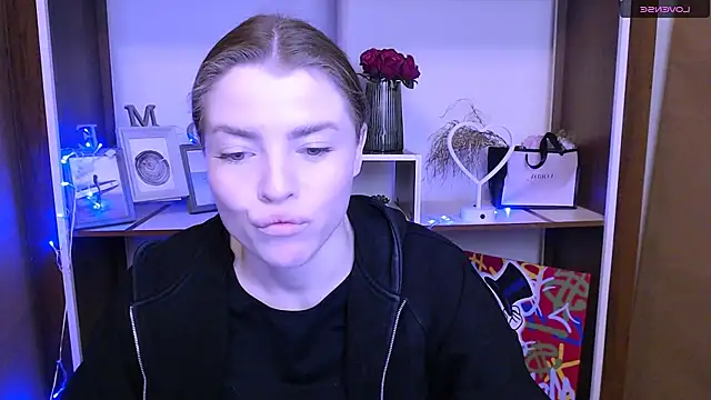 Snapshot of MissOliviaa_ chatting on 01/13/25, 08:05 MissOliviaa  online show from 01/13/25, 08:05