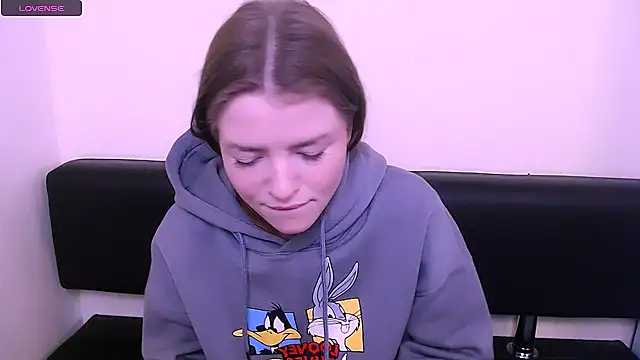 Snapshot of MissOliviaa_ chatting on 01/21/25, 11:03 MissOliviaa  online show from 01/21/25, 11:03