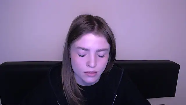 Snapshot of MissOliviaa_ chatting on 02/19/25, 10:12 MissOliviaa  online show from 02/19/25, 10:12