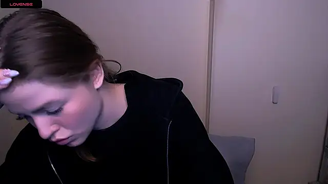 Snapshot of MissOliviaa_ chatting on 02/22/25, 12:08 MissOliviaa  online show from 02/22/25, 12:08