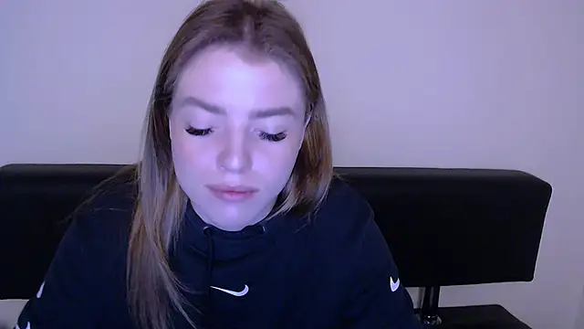 Snapshot of MissOliviaa_ chatting on 03/06/25, 08:41 MissOliviaa  online show from 03/06/25, 08:41