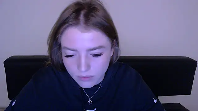 Snapshot of MissOliviaa_ chatting on 03/06/25, 11:47 MissOliviaa  online show from 03/06/25, 11:47