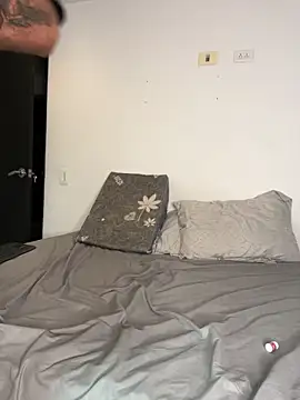 Snapshot of Drogamma chatting on 11/06/25, 12:22 Drogamma online show from 11/06/25, 12:22