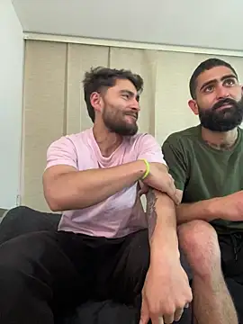 Snapshot of Drogamma chatting on 11/15/25, 05:31 Drogamma online show from 11/15/25, 05:31