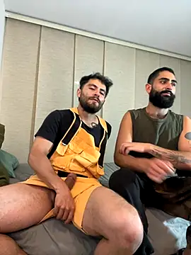 Snapshot of Drogamma chatting on 11/16/25, 11:32 Drogamma online show from 11/16/25, 11:32