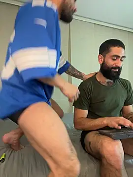 Snapshot of Drogamma chatting on 11/18/25, 10:14 Drogamma online show from 11/18/25, 10:14