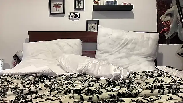 Silver Valentine online show from 01/19/25, 03:29