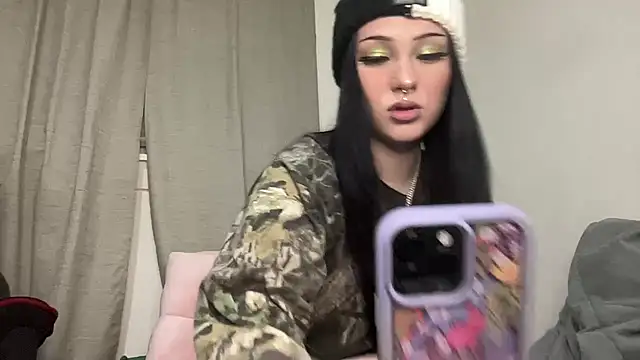 Silver Valentine online show from 11/23/25, 02:00