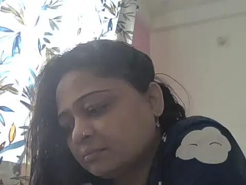 Snapshot of manvi199407 chatting on 10/17/25, 10:18 manvi199407 online show from 10/17/25, 10:18