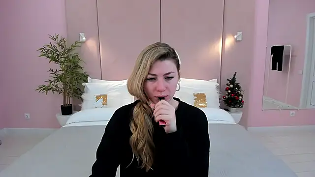 Snapshot of HelenaMorgan chatting on 12/30/24, 12:31 HelenaMorgan online show from 12/30/24, 12:31
