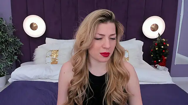 Snapshot of HelenaMorgan chatting on 01/05/25, 06:45 HelenaMorgan online show from 01/05/25, 06:45