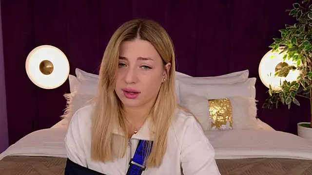 HelenaMorgan online show from 10/10/25, 03:05