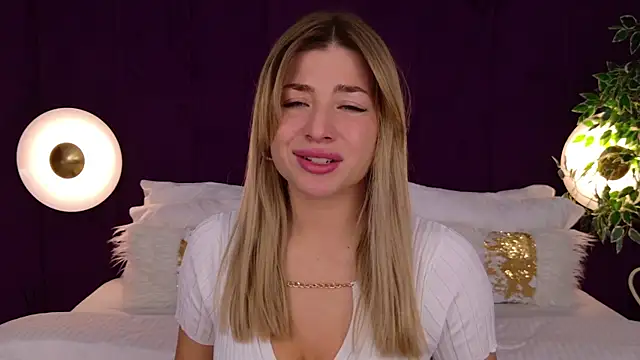 HelenaMorgan online show from 11/18/25, 03:12