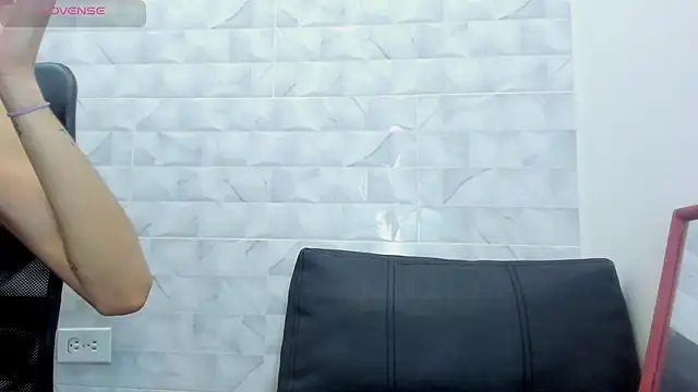 Realbadbxtch online show from 02/18/25, 08:03