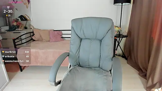Snapshot of I_D_A chatting on 02/20/25, 07:23 I D A online show from 02/20/25, 07:23