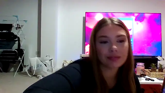 Snapshot of Krystal_Tx chatting on 11/02/25, 06:32 Krystal Tx online show from 11/02/25, 06:32