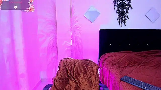 Snapshot of Hannahoney_ chatting on 03/04/25, 11:40 Hannahoney online show from 03/04/25, 11:40