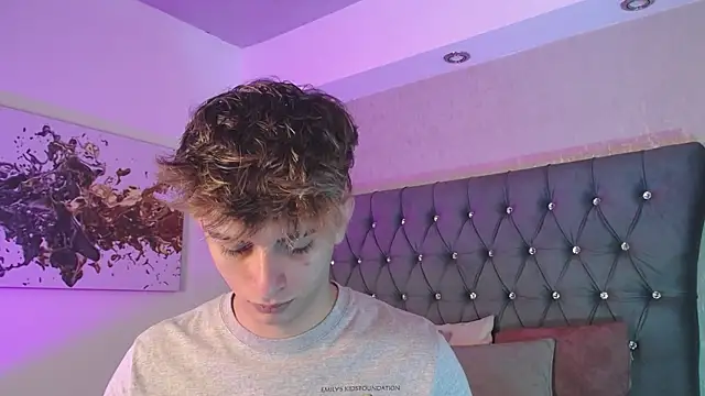 Snapshot of MrWilliseo chatting on 09/29/25, 02:06 MrWilliseo online show from 09/29/25, 02:06