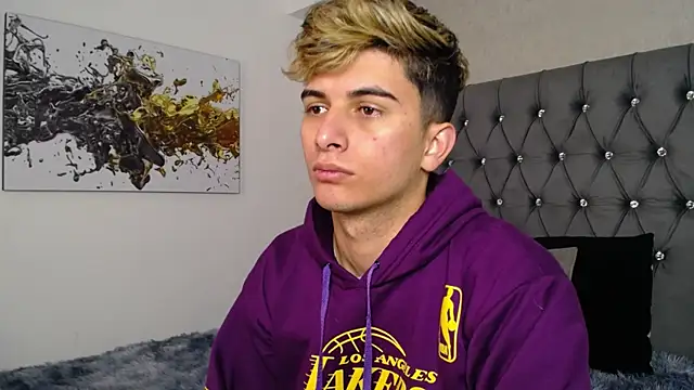 Snapshot of MrWilliseo chatting on 10/01/25, 02:39 MrWilliseo online show from 10/01/25, 02:39