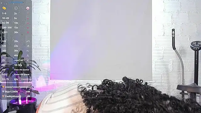 Crystal Dluna online show from 03/07/25, 06:54