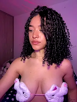 Crystal Dluna online show from 09/18/25, 02:41