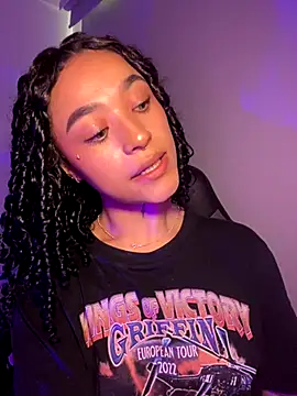 Crystal Dluna online show from 09/23/25, 09:29