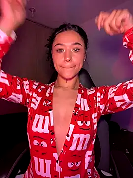 Crystal Dluna online show from 10/23/25, 05:01