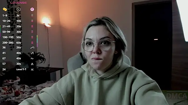 Snapshot of whoa-hoa-hoa-hoa-hoa chatting on 10/15/25, 08:53 whoa-hoa-hoa-hoa-hoa online show from 10/15/25, 08:53