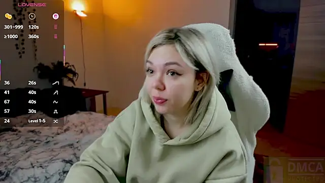 Snapshot of whoa-hoa-hoa-hoa-hoa chatting on 10/17/25, 08:55 whoa-hoa-hoa-hoa-hoa online show from 10/17/25, 08:55