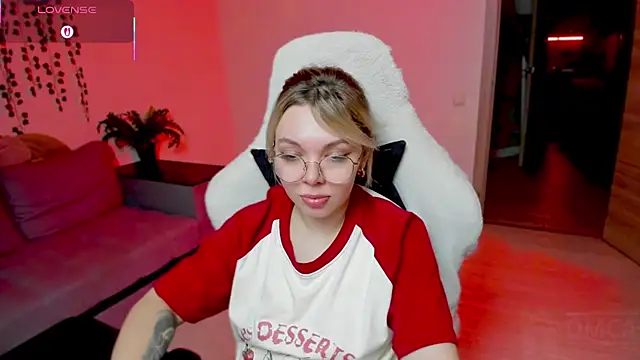 Snapshot of whoa-hoa-hoa-hoa-hoa chatting on 11/08/25, 02:28 whoa-hoa-hoa-hoa-hoa online show from 11/08/25, 02:28