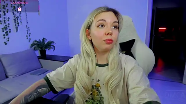 Snapshot of whoa-hoa-hoa-hoa-hoa chatting on 11/24/25, 03:12 whoa-hoa-hoa-hoa-hoa online show from 11/24/25, 03:12