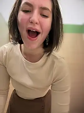 Snapshot of meow_girl chatting on 01/11/25, 10:08 meow girl online show from 01/11/25, 10:08