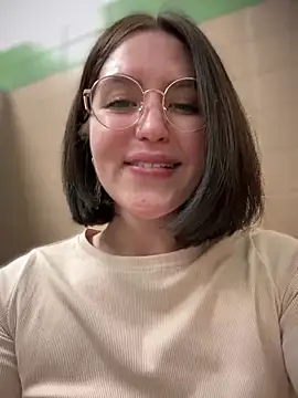 Snapshot of meow_girl chatting on 01/11/25, 01:11 meow girl online show from 01/11/25, 01:11