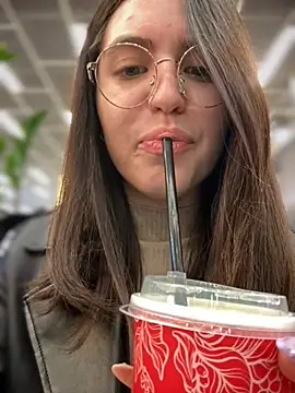 meow girl online show from 10/23/25, 03:33