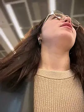 meow girl online show from 10/28/25, 10:52