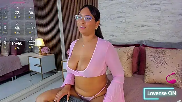 Snapshot of MadisonHunter2024 chatting on 11/07/25, 08:09 MadisonHunter2024 online show from 11/07/25, 08:09