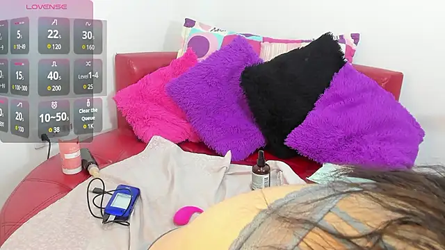 Snapshot of yahaira_ chatting on 12/03/24, 01:32 yahaira online show from 12/03/24, 01:32