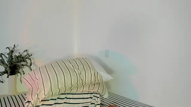 Snapshot of Candelariia_ chatting on 03/18/25, 08:04 Candelariia online show from 03/18/25, 08:04
