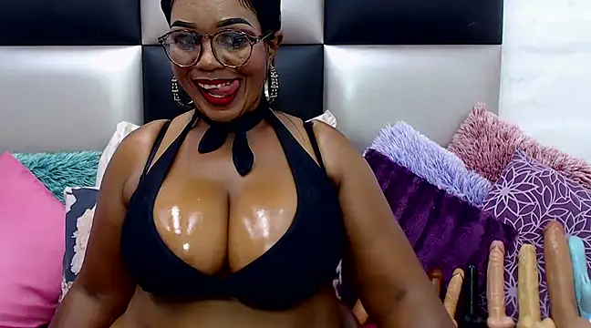 Snapshot of MATURExxxASS chatting on 02/11/25, 10:07 MATURExxxASS online show from 02/11/25, 10:07