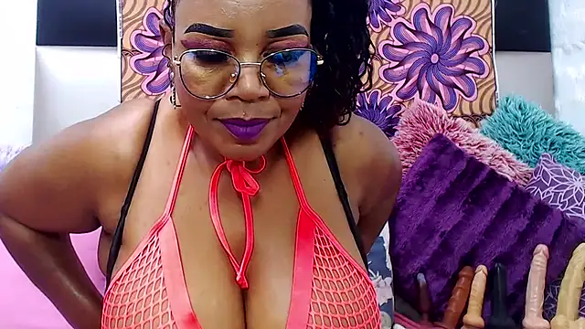 Snapshot of MATURExxxASS chatting on 10/04/25, 01:36 MATURExxxASS online show from 10/04/25, 01:36
