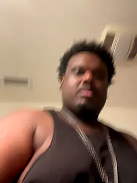 Snapshot of BigBossaNova69 chatting on 09/10/25, 06:02 BigBossaNova69 online show from 09/10/25, 06:02