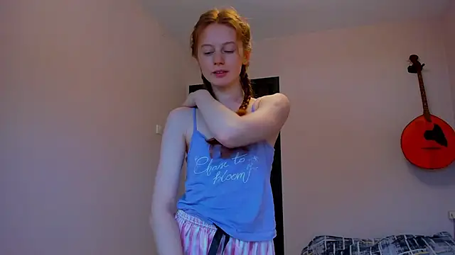 Snapshot of Fire_Luna chatting on 12/12/24, 07:41 Fire Luna online show from 12/12/24, 07:41