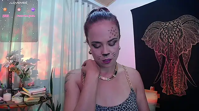 Snapshot of AmaRiv chatting on 10/30/25, 03:30 AmaRiv online show from 10/30/25, 03:30